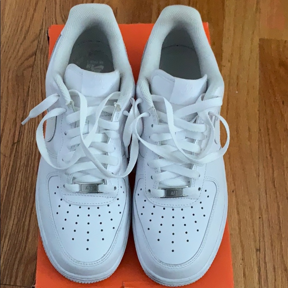 Women’s Nike Air Force 1s 9.5